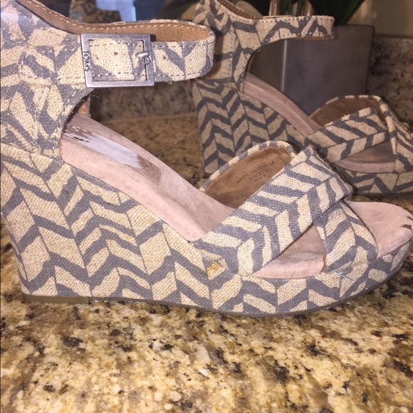 Toms Canvas Chevron Wedge Sandal - Picture 3 of 8